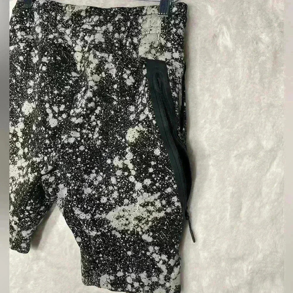 Nike Kids Black/White Splatter Athletic Bike Shorts Deep Zip Pocket Summer Fun - Picture 4 of 10